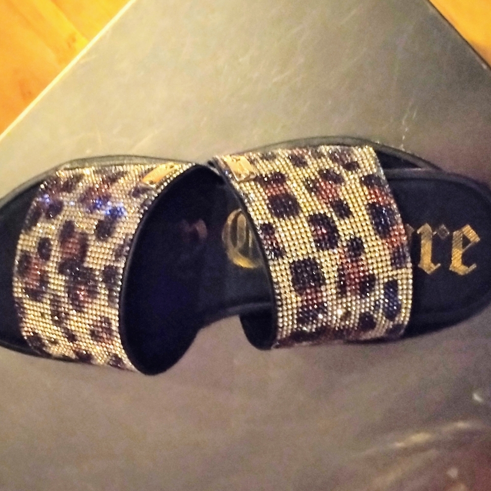 Juicy Couture Flops